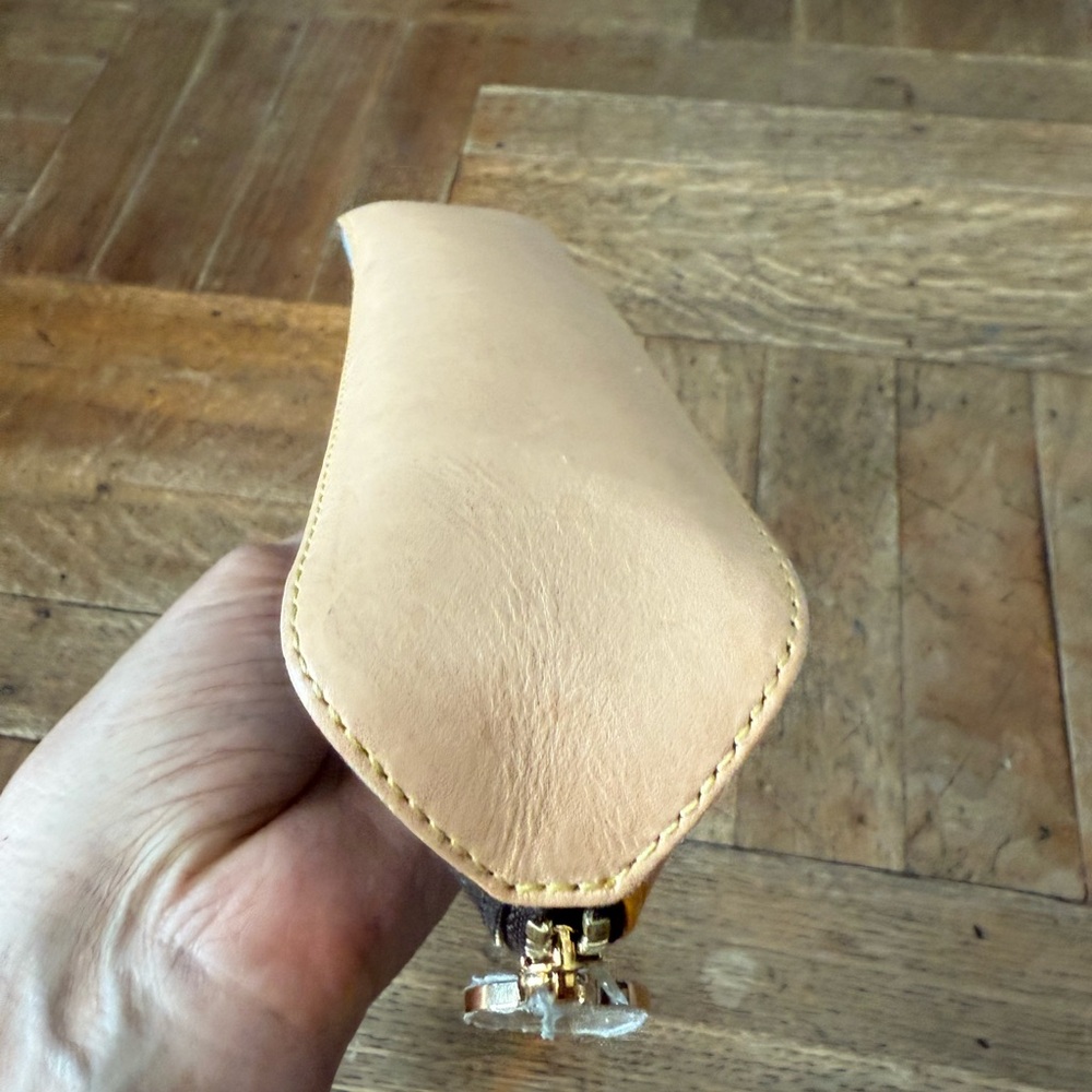 Louis Vuitton NYC Yellow Leather Pencil Pouch - Picture 4 of 9